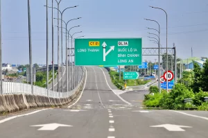 Thông xe hai đoạn cao tốc Bến Lức - Long Thành trước Tết Ất Tỵ